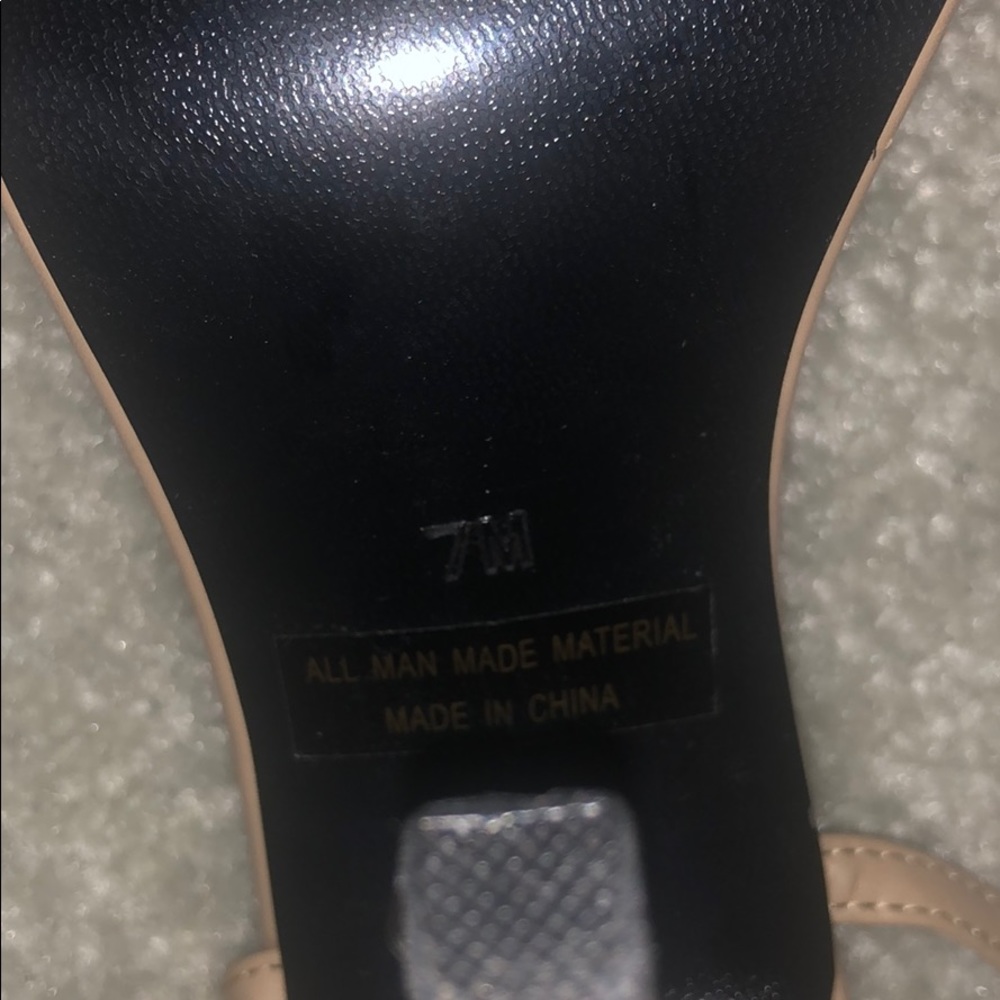 Heels - Picture 3 of 3